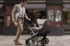 Прогулочная коляска-трансформер Peg-Perego Uno на прогулке с папой