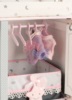В игровом центре  DeCuevas Скай 54824 имеются вешалки для вещей куклы